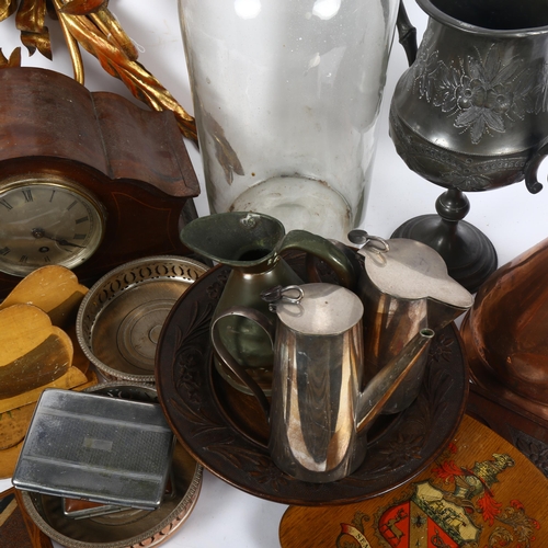 362 - An Edwardian 8-day mantel clock, a pewter trophy, various other bronze and pewter items etc