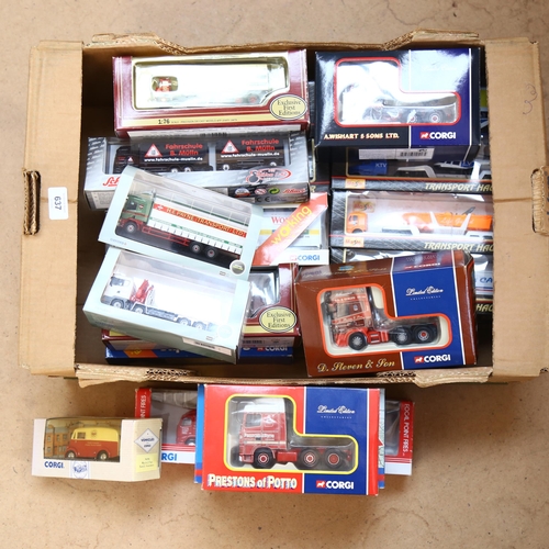 637 - A quantity of Corgi Oxford diecast etc diecast vehicles, all boxed, and in general haulage related i... 