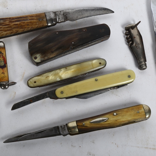 741 - Assorted pocket knives and penknives