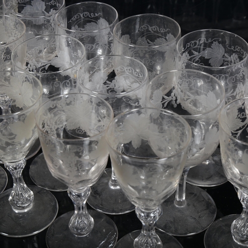 871 - A group of 19th century cordial glasses, with etched grapevine designs (17)