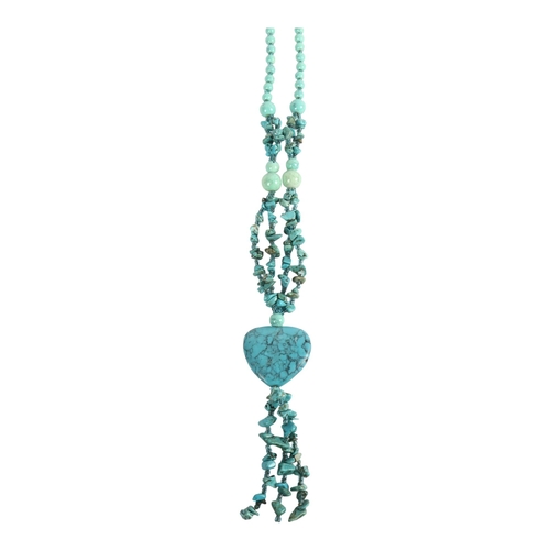 1092 - A turquoise necklace with heart-shape pendant