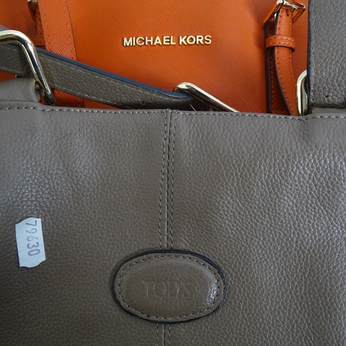 397 - A Michael Kors handbag, and a Tod's handbag (2)