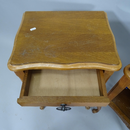 2031 - A pair of French oak pot cupboards, 43cm x 66cm x 34