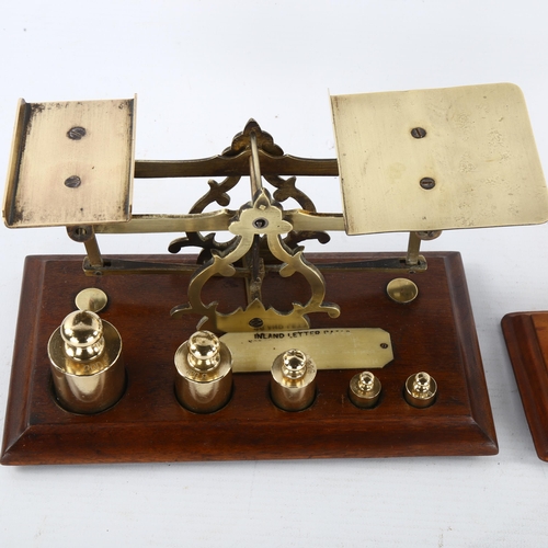 258 - Set of Victorian brass and mahogany postal scales and weights, length 20cm, and brass and mahogany l... 