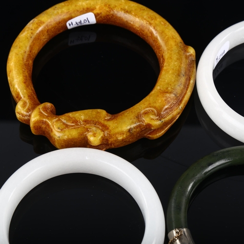 372 - A group of Chinese jade bangles (4)