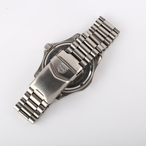 1024 - TAG HEUER - a mid-size stainless steel 2000 Series Professional quartz bracelet watch, ref. 962.213,... 