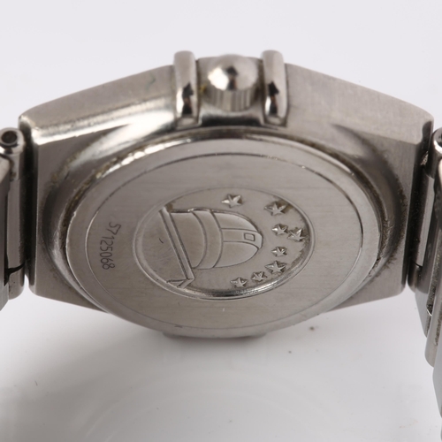 1054 - OMEGA - a lady's stainless steel Constellation quartz bracelet watch, ref. 1562.30.00, silvered latt... 