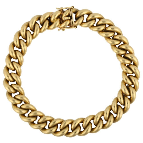 1117 - A heavy Continental 18ct gold curb link chain bracelet, maker's marks PG, bracelet length 18cm, 50.5... 