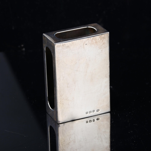 1689 - An Edwardian silver matchbox holder, by William Comyns, hallmarks Birmingham 1909, 8cm x 5cm, 2.8oz