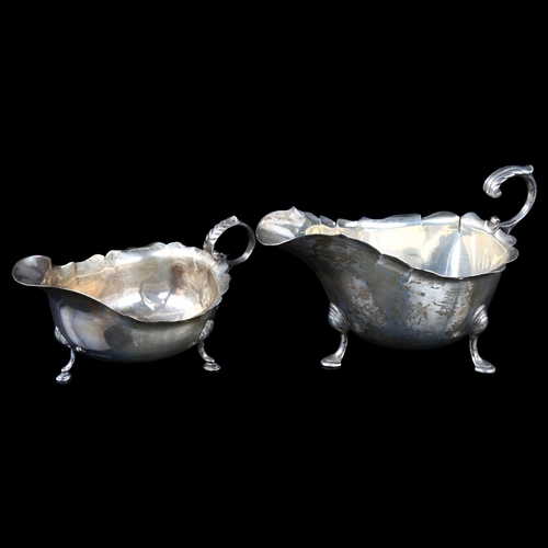 1700 - 2 silver sauce boats, comprising Chester 1909 and London 1911, largest length 16cm, 5.8oz total (2)