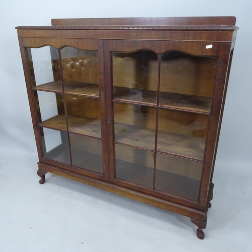 2089 - A 1930s mahogany display cabinet, with 2 glazed panelled doors and raised back on cabriole legs, 124... 