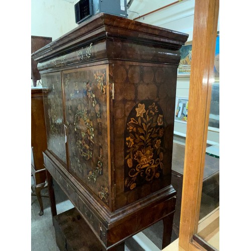 216 - An exceptional William and Mary oyster laburnum and marquetry inlaid cabinet on stand, covered in sp... 