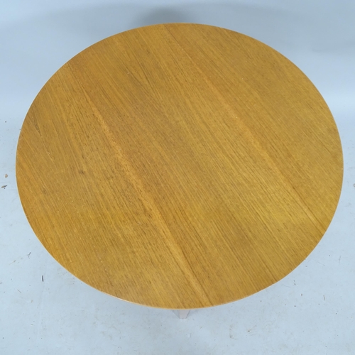 2271 - A 1930s modernist 2 tier ply table in the manner of Gerald Summers. 61cm x 50cm