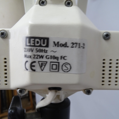 2282 - A Ledu 271-2 magnifying standing lamp. Maximum height 230cm