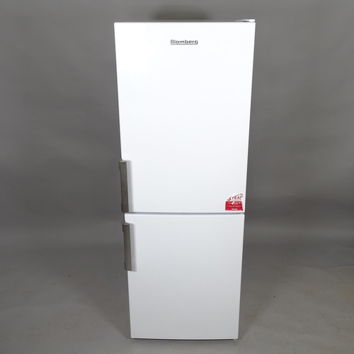 2522 - A Blomberg fridge freezer. 55cm x 152cm x 59cm