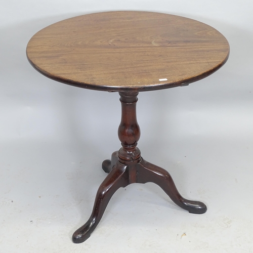 2530 - A Georgian mahogany circular tilt-top occasional table on tripod base, 70cm x 71cm