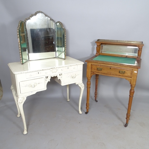 2548 - A Continental painted wooden dressing table, with 3-fold mirror and 4 fitted drawers, on cabriole le... 