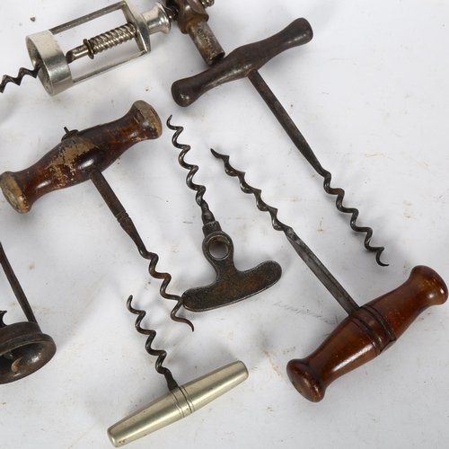 117 - A group of Vintage corkscrews including 2 pillar models etc (7)