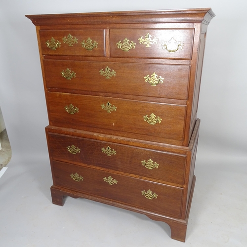 2600 - An Antique mahogany 2-section chest of chest, having 2 short and 4 long drawers, on bracket feet, 10... 