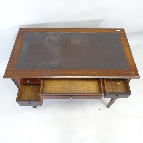 2546 - A reproduction mahogany lowboy desk with five fitted drawers, raised on square tapered legs. 91cm x ... 