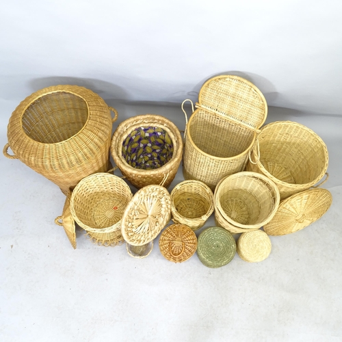 2555 - Various wicker laundry baskets, waste paper baskets, etc.