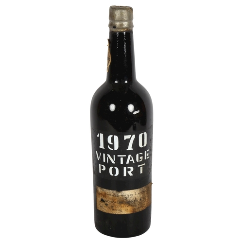 283 - A 1970 Vintage Port bottle, produced bottled and shipped by Gonzalez, Byass & Co