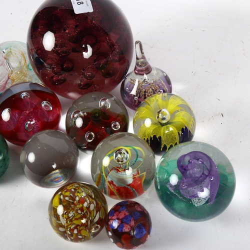 418 - A collection of paperweights including 3 Caithness and a Mdina, tallest 15cm