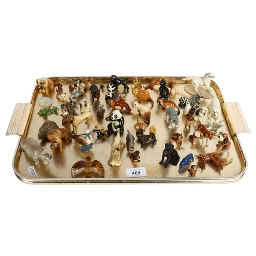 469 - A tray of Hargen-Renaker Californian pottery miniature animals, including zebra, lion, rhino etc