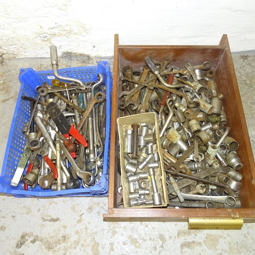 2659 - 2 boxes of various hand tools, socket sets etc.