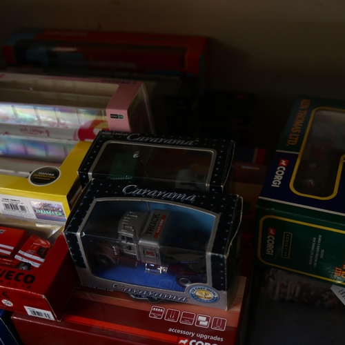 578 - A quantity of Corgi, Oxford Diecast, and various other diecast models, all boxed or in display cases... 