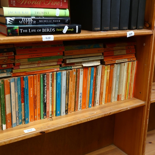 631 - A shelf full of Penguin books