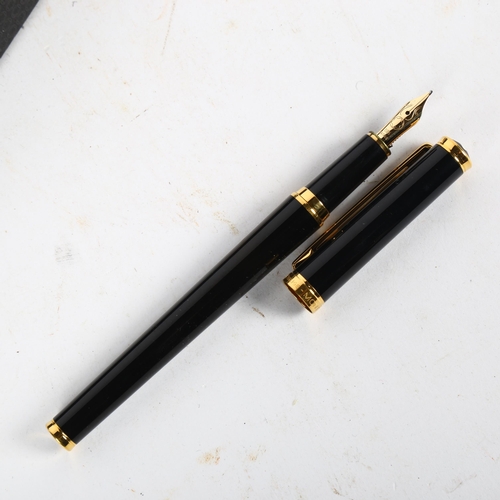 691 - A boxed Mont Blanc fountain pen, with spare black cartridges