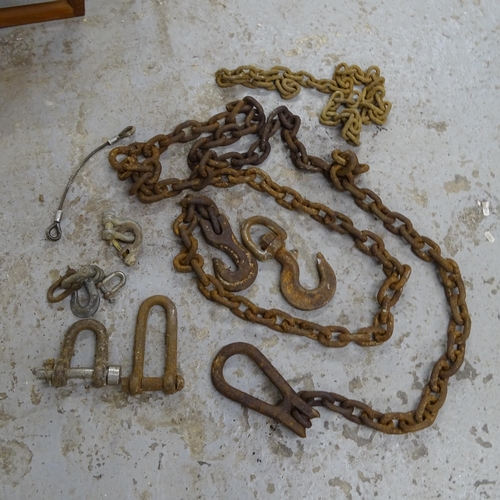 2663 - Two vehicle towing chain and hooks, carabiners etc.