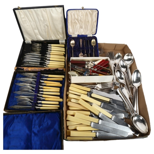 918 - A quantity of mixed silver plated Old English cutlery, 2 cased sets of fish cutlery, mainly Mappin &... 