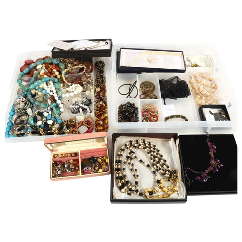 927 - A large quantity of modern costume jewellery, including Trifari etc