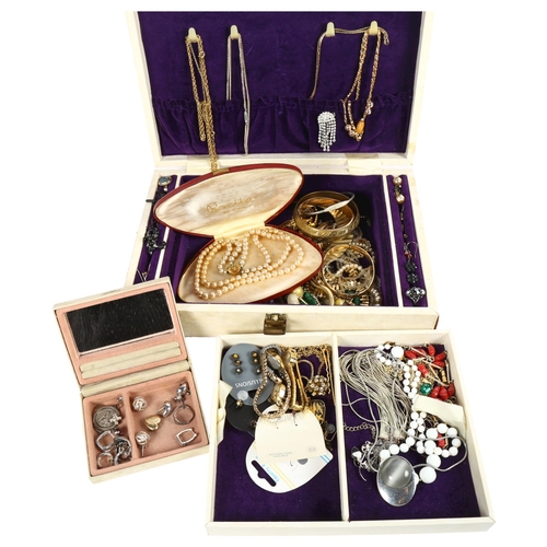 928 - A quantity of modern and other costume jewellery, a silver ring, earrings, brooches etc, in a fitted... 