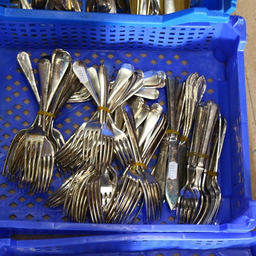 931 - 3 trays of early 20th century silver plated cutlery, mainly Old English pattern