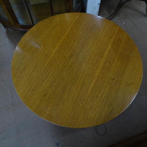 2271 - A 1930s modernist 2 tier ply table in the manner of Gerald Summers. 61cm x 50cm