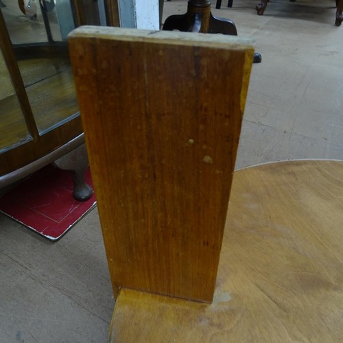 2271 - A 1930s modernist 2 tier ply table in the manner of Gerald Summers. 61cm x 50cm