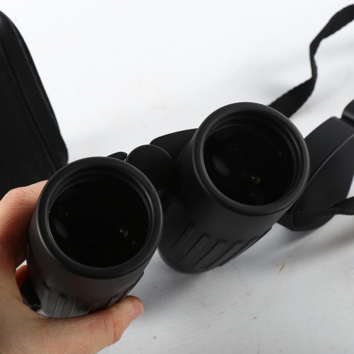 43 - Leica Binoculars, Trinovid 8 x 42 BA, made in Germany, with outer case.