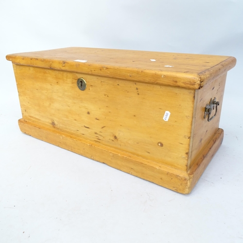 2114 - A small pine blanket box. 69 x 30 x 32cm.