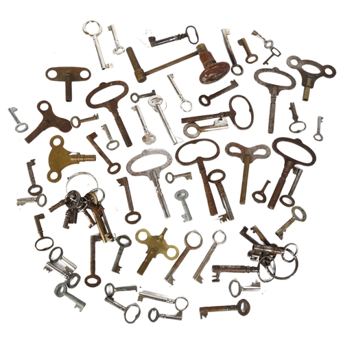 124 - A collection of Vintage keys