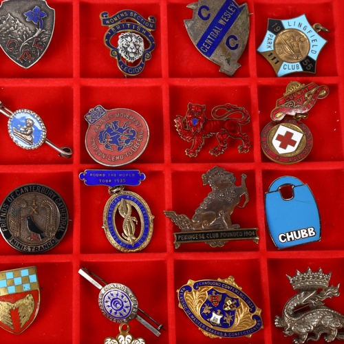 151 - 30 various enamelled and other badges, to include Gas Home Service, Round The World Tour 1935 The Br... 