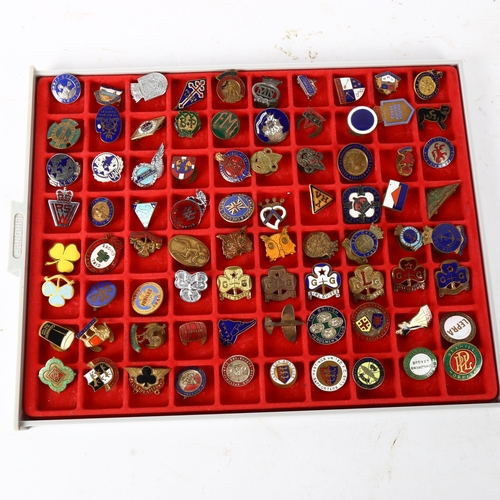 154 - 80 small enamel and other badges, to include Hastings United Football Club, Hastleon Amateurs, Old C... 