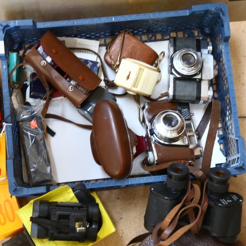 229 - A quantity of various Vintage cameras and accessories, including Kodak Instamatic 130