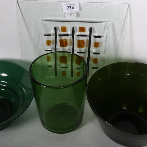 274 - A quantity of Art glass, including a Whitefriars green glass serving/fruit bowl etc (4)