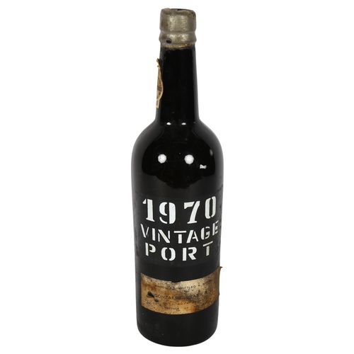 298 - A 1970 Vintage Port bottle, produced bottled and shipped by Gonzalez, Byass & Co