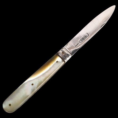 916 - WITHDRAWN - A William IV mother-of-pearl and silver-bladed fruit knife in original leather case