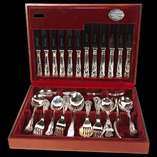 800 - A Cooper Ludlam 44-piece canteen of King's pattern cutlery for 6 people, in original fitted case