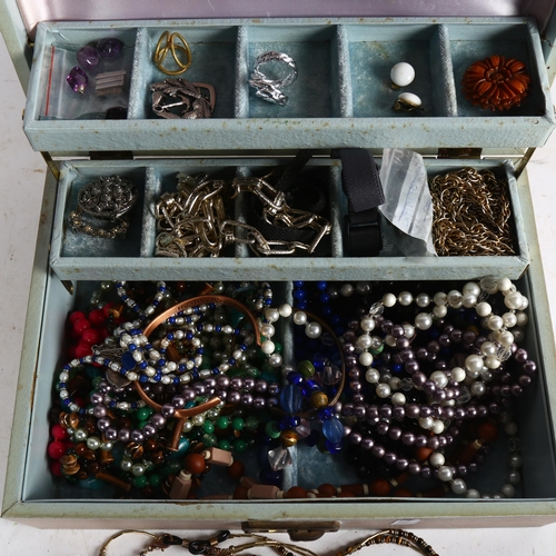 829 - A quantity of Vintage and other costume jewellery, including a silver pearl and lapis Ethnic design ... 